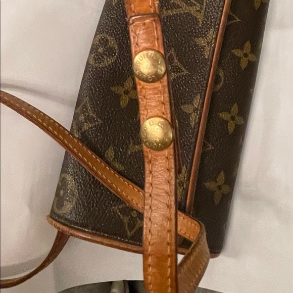 LOUIS VUITTON MONOGRAM CANVAS WAIST POCHETTE - Picture 13 of 16